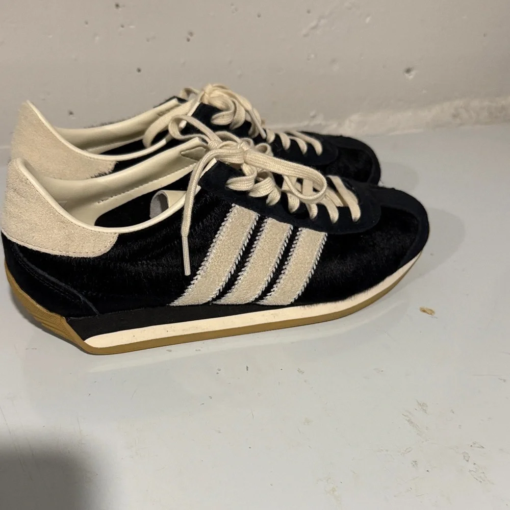 Adidas la marque aux 3 bandes - Picture 3 of 7